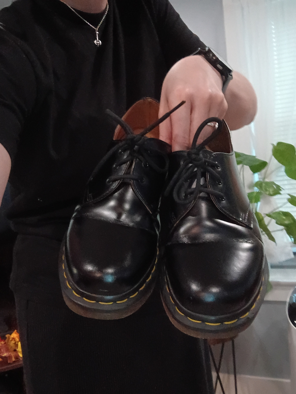 Black leather Dr. Martens 1461 Oxfords in US 9